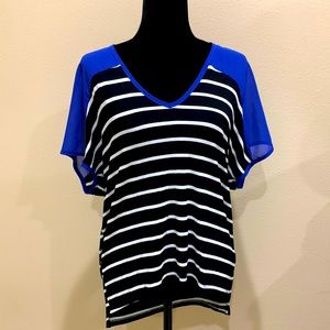 🦓 Stripped blouse 👚